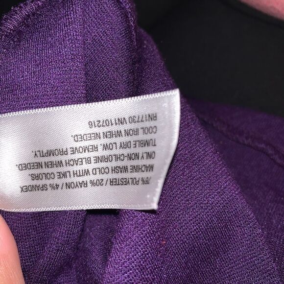 ‎Liz Lange Maternity Sleeveless V-Neck Dress - Picture 4 of 5